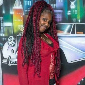 Meet your Posher, Shawna